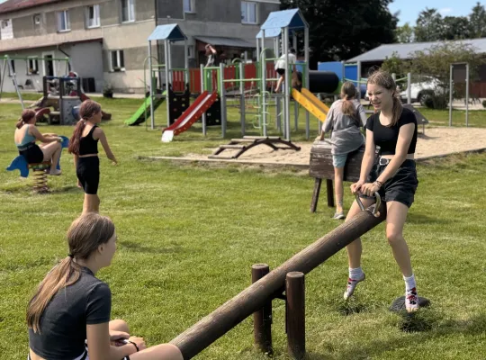 Plac zabaw Pałacu pod Bocianim Gnaizdem w Runowie